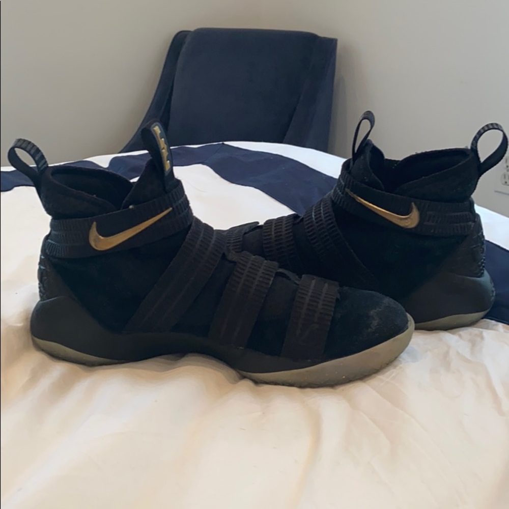 Nike zoom men’s basketball shoes